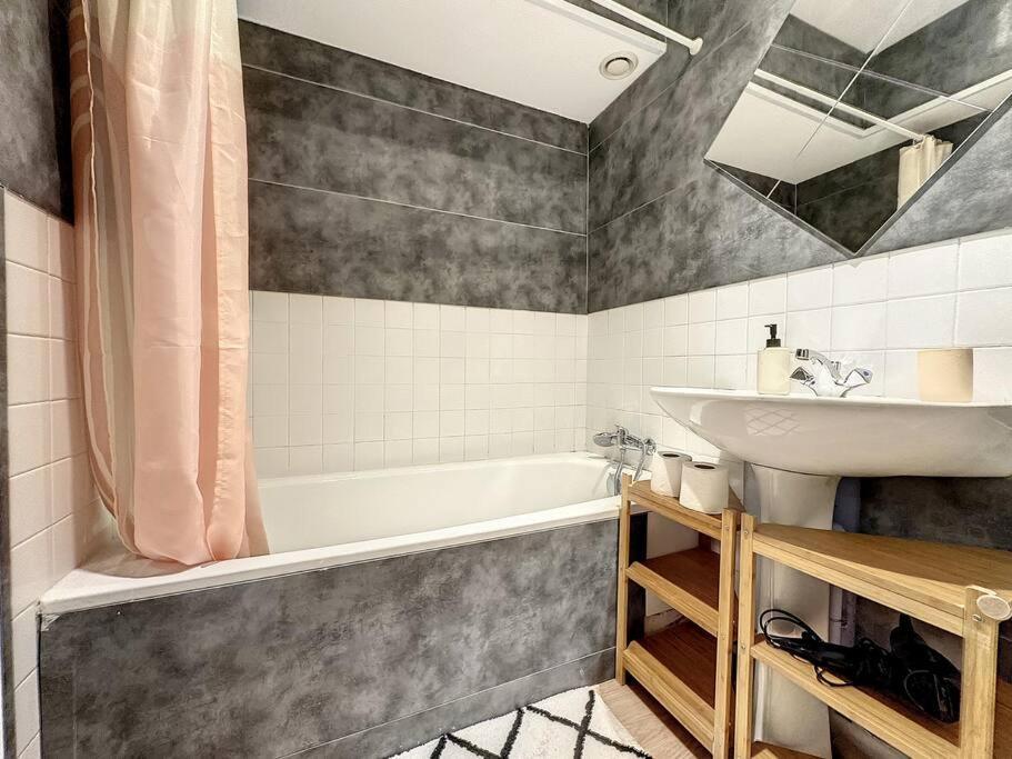 La Suite Duhamel - Au Pied De La Gare - Au Calme Rennes Eksteriør billede